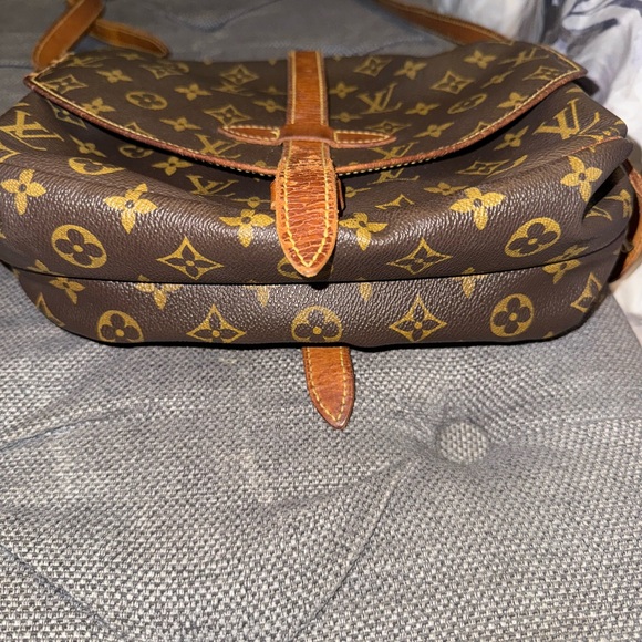 vintage Louis Vuitton SAUMUR 30 MONOGRAM - Picture 13 of 16